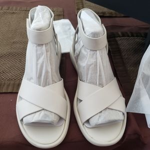 Naturalizer Women's Sandal 11M Brand new with the box.